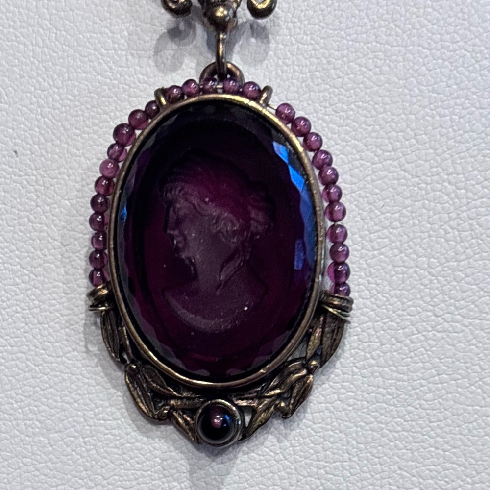 Elegant extasia jewelry ensemble.  Includes purple amethyst like beads also. - Picture 4 of 4